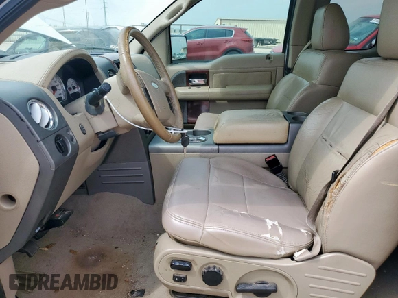 2005 Ford F-150 XLT z VIN 1FTRX12595FA60302, wystawiony jako Copart lot #57100065 z przebiegiem 260 397 mil mil oraz Czysty tytuł • Clean title. Historia ofert i sprzedaży dostępna na DreamBid. Obrazek 7.