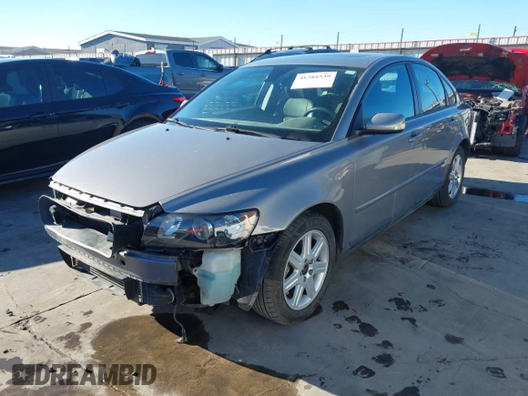2005 Volvo S40 with VIN YV1MS682352101690, listed as a IAAI auction lot 41381539 with 104,494 mi miles. Bid and sale history available at carsss.com. Image 22.