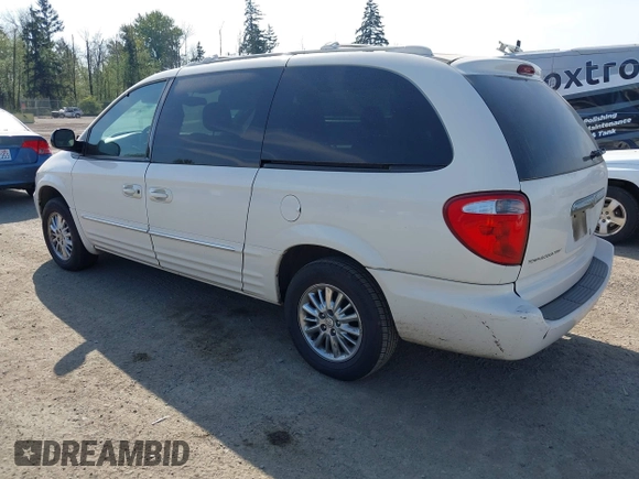 2003 Chrysler Town & Country Limited with VIN 2C8GP64L13R205501, listed as a IAAI auction lot 42131935 with 158,009 mi miles. Bid and sale history available at carsss.com. Image 3.