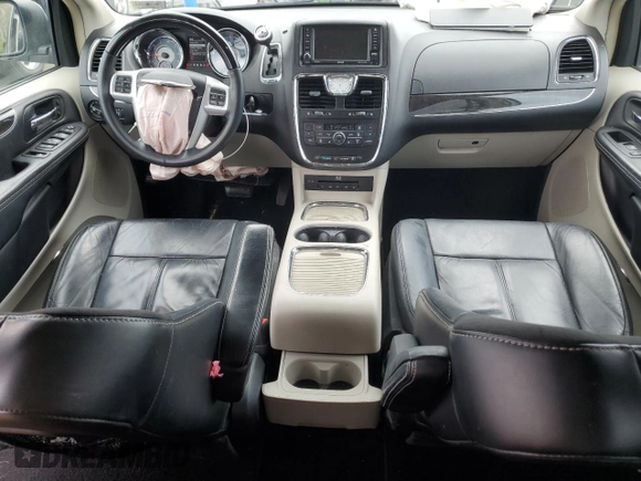 2016 Chrysler Town & Country Limited Platinum with VIN 2C4RC1GGXGR133548, listed as a Copart auction lot 51998334 with 108,207 mi miles and Salvage Title. Bid and sale history available at DreamBid. Image 8.