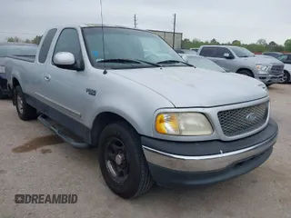 2001 Ford F-150 XL z VIN 1FTZX17271NB01251, wystawiony jako IAAI lot #41886151 z przebiegiem 209 276 mil mil oraz . Historia ofert i sprzedaży dostępna na DreamBid. Obrazek 1.