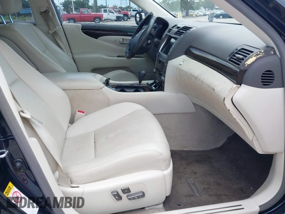 2007 Lexus LS 460 with VIN JTHBL46F675040713, listed as a IAAI auction lot 42624465 with 109,079 mi miles and . Bid and sale history available at DreamBid. Image 5.