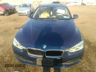 2018 BMW 3 Series 320i xDrive z VIN WBA8A3C53JA488409, wystawiony jako IAAI lot #39667324 z przebiegiem 72 949 mil mil oraz . Historia ofert i sprzedaży dostępna na DreamBid. Obrazek 12.