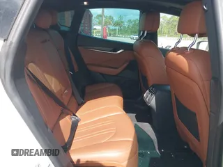 2018 Maserati Levante S z VIN ZN661YUA7JX303714, wystawiony jako IAAI lot #42138181 z przebiegiem 62 934 mil mil oraz . Historia ofert i sprzedaży dostępna na DreamBid. Obrazek 8.