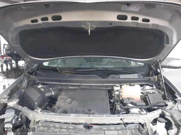 2019 Chevrolet Traverse LT Cloth with VIN 1GNEVGKW1KJ135509, listed as a IAAI auction lot 41283639 with 77,327 mi miles. Bid and sale history available at carsss.com. Image 10.