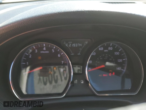 2016 Nissan Versa SV z VIN 3N1CN7AP6GL845096, wystawiony jako Copart lot #57167385 z przebiegiem 219 374 mil mil oraz Szkoda całkowita • Salvage title. Historia ofert i sprzedaży dostępna na DreamBid. Obrazek 9.