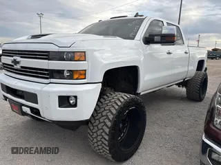 2019 Chevrolet Silverado 3500HD LTZ with VIN 1GC4KXEY5KF160863, listed as a Copart auction lot 84287364 with 137,155 mi miles and Clean Title. Bid and sale history available at carsss.com. Image 2.