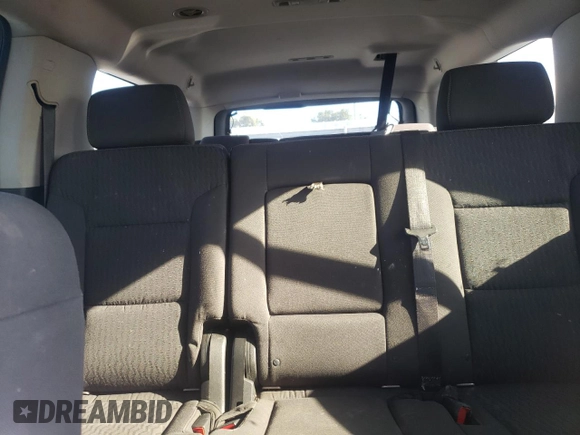 2019 Chevrolet Suburban LS z VIN 1GNSCGKCXKR156097, wystawiony jako Copart lot #64475154 z przebiegiem 101 739 mil mil oraz Nie do naprawy • Non repairable. Historia ofert i sprzedaży dostępna na DreamBid. Obrazek 10.