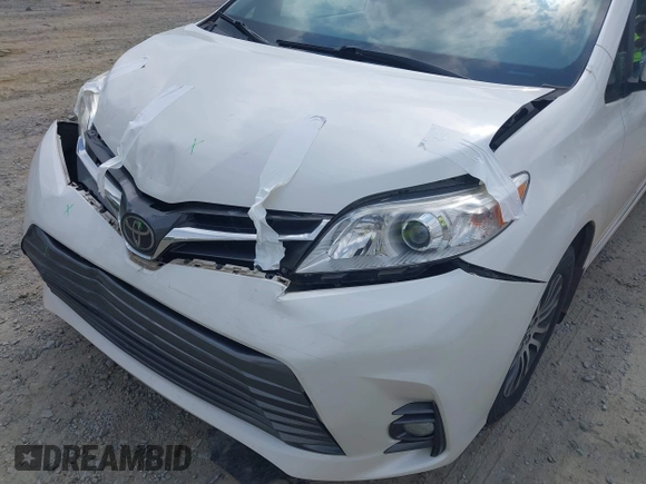 2019 Toyota Sienna XLE Auto Access Seat with VIN 5TDYZ3DC3KS970200, listed as a IAAI auction lot 42007928 with 64,023 mi miles. Bid and sale history available at carsss.com. Image 18.