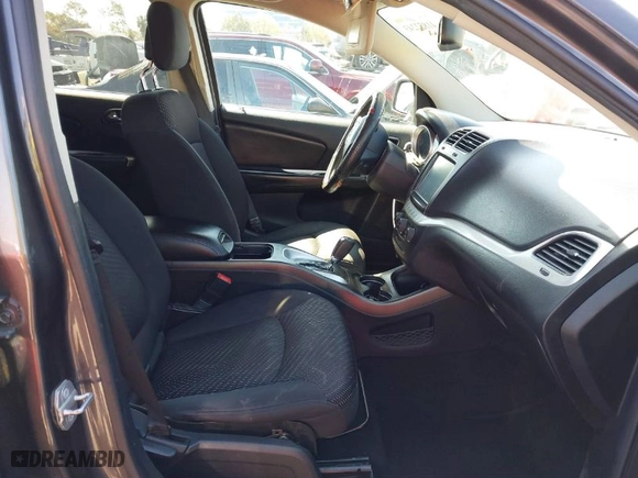 2014 Dodge Journey SXT with VIN 3C4PDCBB7ET164214, listed as a IAAI auction lot 41852243 with 213,439 mi miles. Bid and sale history available at carsss.com. Image 5.