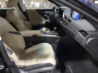 2021 Lexus ES 350 z VIN 58ADZ1B1XMU087881, wystawiony jako IAAI lot #42264527 z przebiegiem 15 273 mil mil oraz . Historia ofert i sprzedaży dostępna na DreamBid. Obrazek 5.