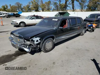 1989 Cadillac DeVille z VIN 1G6CD5151K4329443, wystawiony jako Copart lot #73939314 z przebiegiem 80 129 mil mil oraz Czysty tytuł • Clean title. Historia ofert i sprzedaży dostępna na DreamBid. Obrazek 1.