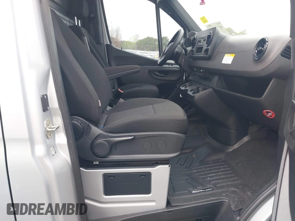2023 Mercedes-Benz Sprinter Cargo Cargo with VIN W1Y40BHYXPT139483, listed as a IAAI auction lot 41513103 with 62,433 mi miles and . Bid and sale history available at DreamBid. Image 5.
