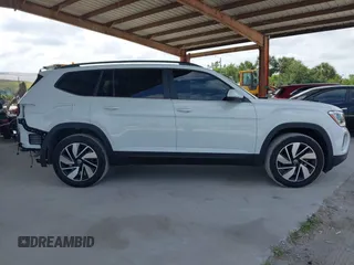 2024 Volkswagen Atlas SE z VIN 1V2JR2CA1RC616729, wystawiony jako IAAI lot #42049460 z przebiegiem 3 718 mil mil oraz . Historia ofert i sprzedaży dostępna na DreamBid. Obrazek 14.