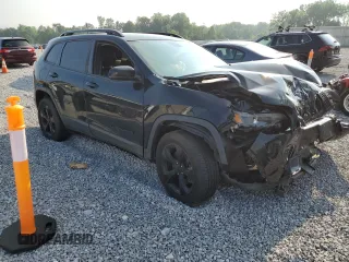 2020 Jeep Cherokee Latitude Plus z VIN 1C4PJMLB8LD584239, wystawiony jako Copart lot #63811215 z przebiegiem Nie podano mil oraz Szkoda całkowita • Salvage title. Historia ofert i sprzedaży dostępna na DreamBid. Obrazek 4.