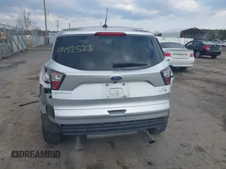 2017 Ford Escape SE z VIN 1FMCU9GDXHUA46689, wystawiony jako IAAI lot #41492523 z przebiegiem 67 401 mil mil oraz . Historia ofert i sprzedaży dostępna na DreamBid. Obrazek 18.