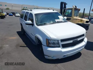 2013 Chevrolet Suburban LT z VIN 1GNSKJE76DR204809, wystawiony jako IAAI lot #42317223 z przebiegiem 134 990 mil mil oraz . Historia ofert i sprzedaży dostępna na DreamBid. Obrazek 1.