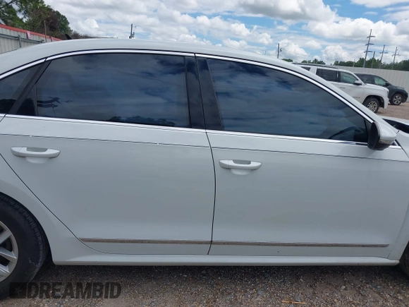 2016 Volkswagen Passat S with VIN 1VWAT7A32GC031172, listed as a IAAI auction lot 42231645 with 112,974 mi miles and . Bid and sale history available at DreamBid. Image 14.