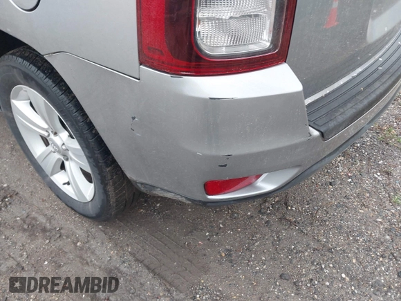 2017 Jeep Compass Sport with VIN 1C4NJCBA4HD123718, listed as a IAAI auction lot 41986191 with 140,109 mi miles and . Bid and sale history available at DreamBid. Image 6.