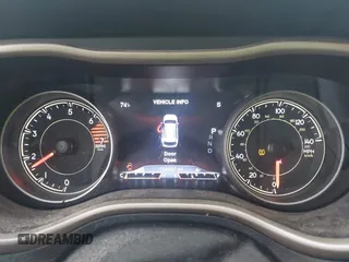 2018 Jeep Cherokee Limited with VIN 1C4PJMDB8JD613833, listed as a IAAI auction lot 40831461 with 134,497 mi miles. Bid and sale history available at carsss.com. Image 7.