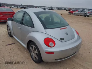 2006 Volkswagen New Beetle Coupe with VIN 3VWRW31C26M411211, listed as a IAAI auction lot 41513856 with 120,114 mi miles. Bid and sale history available at carsss.com. Image 3.