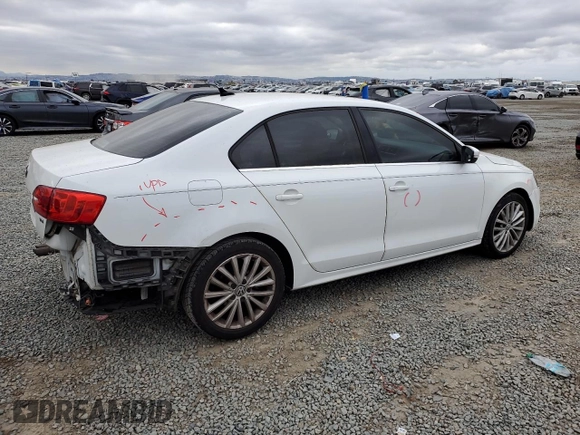 2014 Volkswagen Jetta TDI w/Premium/Nav with VIN 3VWLL7AJ0EM332476, listed as a Copart auction lot 50069445 with 153,974 mi miles and Salvage title. Bid and sale history available at DreamBid. Image 3.