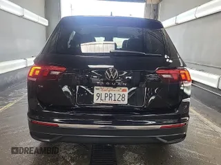 2024 Volkswagen Tiguan SE with VIN 3VV3B7AX8RM076346, listed as a IAAI auction lot 42734323 with 29,573 mi miles and . Bid and sale history available at DreamBid. Image 25.