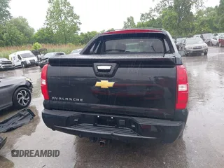 2013 Chevrolet Avalanche LT with VIN 3GNTKFE78DG172219, listed as a IAAI auction lot 42342576 with 95,935 mi miles and . Bid and sale history available at DreamBid. Image 17.