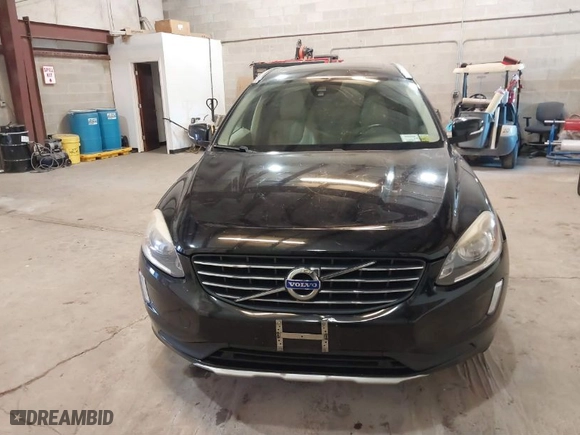 2015 Volvo XC60 T5 with VIN YV4612RK1F2726807, listed as a IAAI auction lot 41639436 with 186,513 mi miles. Bid and sale history available at carsss.com. Image 13.