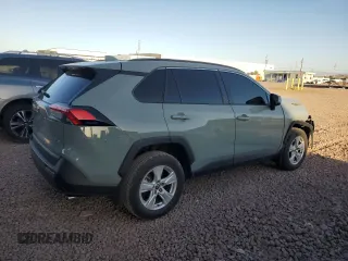2021 Toyota RAV4 XLE with VIN 2T3W1RFV1MW165118, listed as a Copart auction lot 47613725 with 71,270 mi miles and Salvage Title. Bid and sale history available at carsss.com. Image 3.