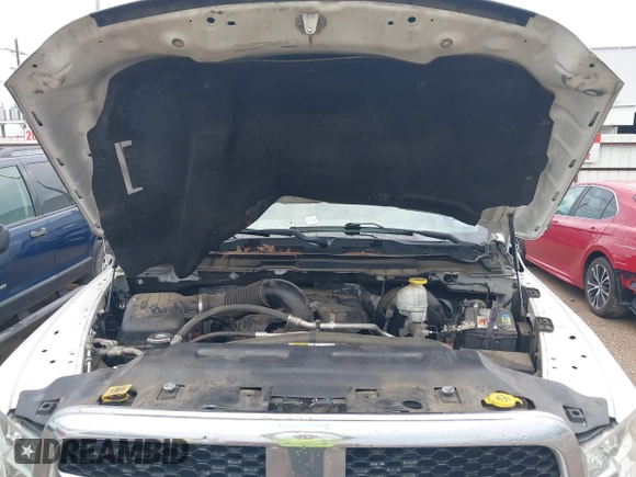2019 Ram 1500 Classic Tradesman with VIN 3C6JR6DT8KG506165, listed as a IAAI auction lot 40721848 with 323,427 mi miles. Bid and sale history available at carsss.com. Image 10.