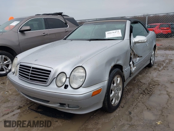 2003 Mercedes-Benz CLK 320 z VIN WDBLK65G33T141954, wystawiony jako IAAI lot #41676472 z przebiegiem 68 041 mil mil oraz . Historia ofert i sprzedaży dostępna na DreamBid. Obrazek 17.