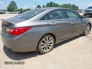 2012 Hyundai Sonata SE z VIN 5NPEC4AC8CH418438, wystawiony jako IAAI lot #42352361 z przebiegiem 138 952 mil mil oraz . Historia ofert i sprzedaży dostępna na DreamBid. Obrazek 4.