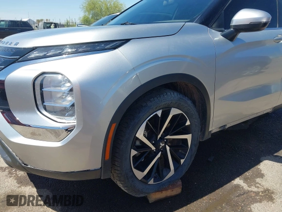 2022 Mitsubishi Outlander ES z VIN JA4J3TA81NZ015802, wystawiony jako IAAI lot #42278112 z przebiegiem Nie podano mil oraz . Historia ofert i sprzedaży dostępna na DreamBid. Obrazek 6.