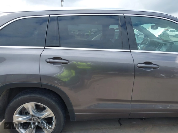 2018 Toyota Highlander Limited with VIN 5TDYZRFH5JS276425, listed as a IAAI auction lot 42070369 with 129,215 mi miles and . Bid and sale history available at DreamBid. Image 20.