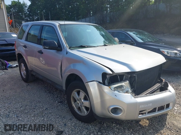 2012 Ford Escape XLS z VIN 1FMCU0C75CKB76265, wystawiony jako IAAI lot #42578815 z przebiegiem 97 423 mil mil oraz . Historia ofert i sprzedaży dostępna na DreamBid. Obrazek 1.