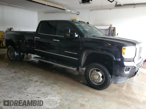 2015 GMC Sierra 3500HD Denali z VIN 1GT424E85FF130203, wystawiony jako Copart lot #84489854 z przebiegiem 211 289 mil mil oraz Szkoda całkowita • Salvage title. Historia ofert i sprzedaży dostępna na DreamBid. Obrazek 4.
