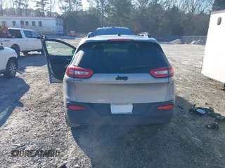 2017 Jeep Cherokee Sport with VIN 1C4PJLAB4HW603099, listed as a IAAI auction lot 41663602 with 150,662 mi miles. Bid and sale history available at carsss.com. Image 17.