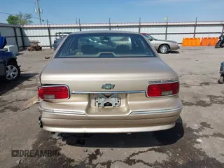1996 Chevrolet Caprice Classic 1SA Special Value Pkg with VIN 1G1BL52P9TR190980, listed as a IAAI auction lot 42019775 with 135,432 mi miles. Bid and sale history available at carsss.com. Image 16.
