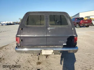 1991 Chevrolet Suburban with VIN 1GNER16K4MF133896, listed as a Copart auction lot 44008585 with 194,071 mi miles and Salvage Title. Bid and sale history available at carsss.com. Image 6.