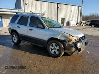2005 Ford Escape XLT with VIN 1FMCU03125KC94028, listed as a Copart auction lot 88942585 with 210,146 mi miles and Non Repairable. Bid and sale history available at DreamBid. Image 4.