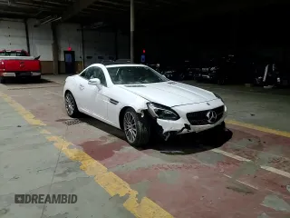 2017 Mercedes-Benz SLC 300 z VIN WDDPK3JA3HF140463, wystawiony jako Copart lot #86628104 z przebiegiem 57 769 mil mil oraz Szkoda całkowita • Salvage title. Historia ofert i sprzedaży dostępna na DreamBid. Obrazek 11.
