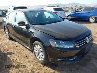 2015 Volkswagen Passat Limited Edition Edition z VIN 1VWAT7A3XFC068792, wystawiony jako IAAI lot #41704551 z przebiegiem 89 388 mil mil oraz . Historia ofert i sprzedaży dostępna na DreamBid. Obrazek 1.