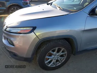 2016 Jeep Cherokee Latitude with VIN 1C4PJMCBXGW118161, listed as a IAAI auction lot 41686583 with 183,431 mi miles. Bid and sale history available at carsss.com. Image 18.