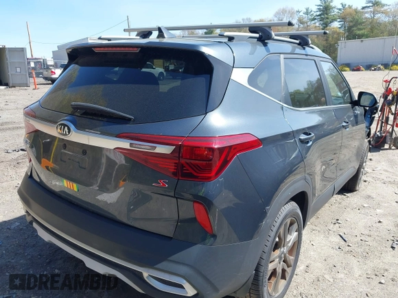 2021 Kia Seltos S z VIN KNDEUCAA7M7170551, wystawiony jako IAAI lot #42112245 z przebiegiem 50 300 mil mil oraz . Historia ofert i sprzedaży dostępna na DreamBid. Obrazek 4.