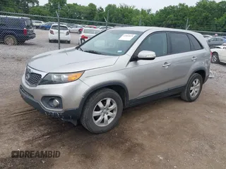 2013 Kia Sorento LX с VIN 5XYKT3A16DG419494, выставлен на аукционе IAAI как лот 42501875 с пробегом 152 100 миль миль и . История ставок и продаж доступна на DreamBid. Изображение 18.