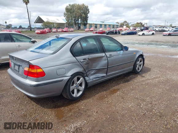 2005 BMW 3 Series 325i with VIN WBAET37485NJ91293, listed as a IAAI auction lot 41714734 with 170,996 mi miles. Bid and sale history available at carsss.com. Image 4.