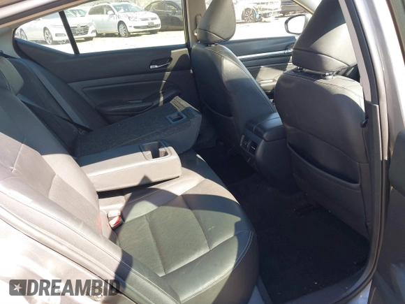 2019 Nissan Altima 2.5 Platinum with VIN 1N4BL4FW9KC139697, listed as a IAAI auction lot 41894849 with 135,105 mi miles. Bid and sale history available at carsss.com. Image 8.