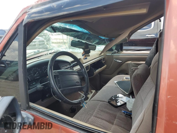 1995 Ford F-150 z VIN 1FTEF15H4SLB41602, wystawiony jako Copart lot #56128135 z przebiegiem Nie podano mil oraz Szkoda całkowita • Salvage title. Historia ofert i sprzedaży dostępna na DreamBid. Obrazek 7.