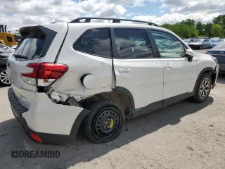 2022 Subaru Forester Premium z VIN JF2SKADC3NH405339, wystawiony jako Copart lot #55723705 z przebiegiem 12 990 mil mil oraz Szkoda całkowita • Salvage title. Historia ofert i sprzedaży dostępna na DreamBid. Obrazek 3.